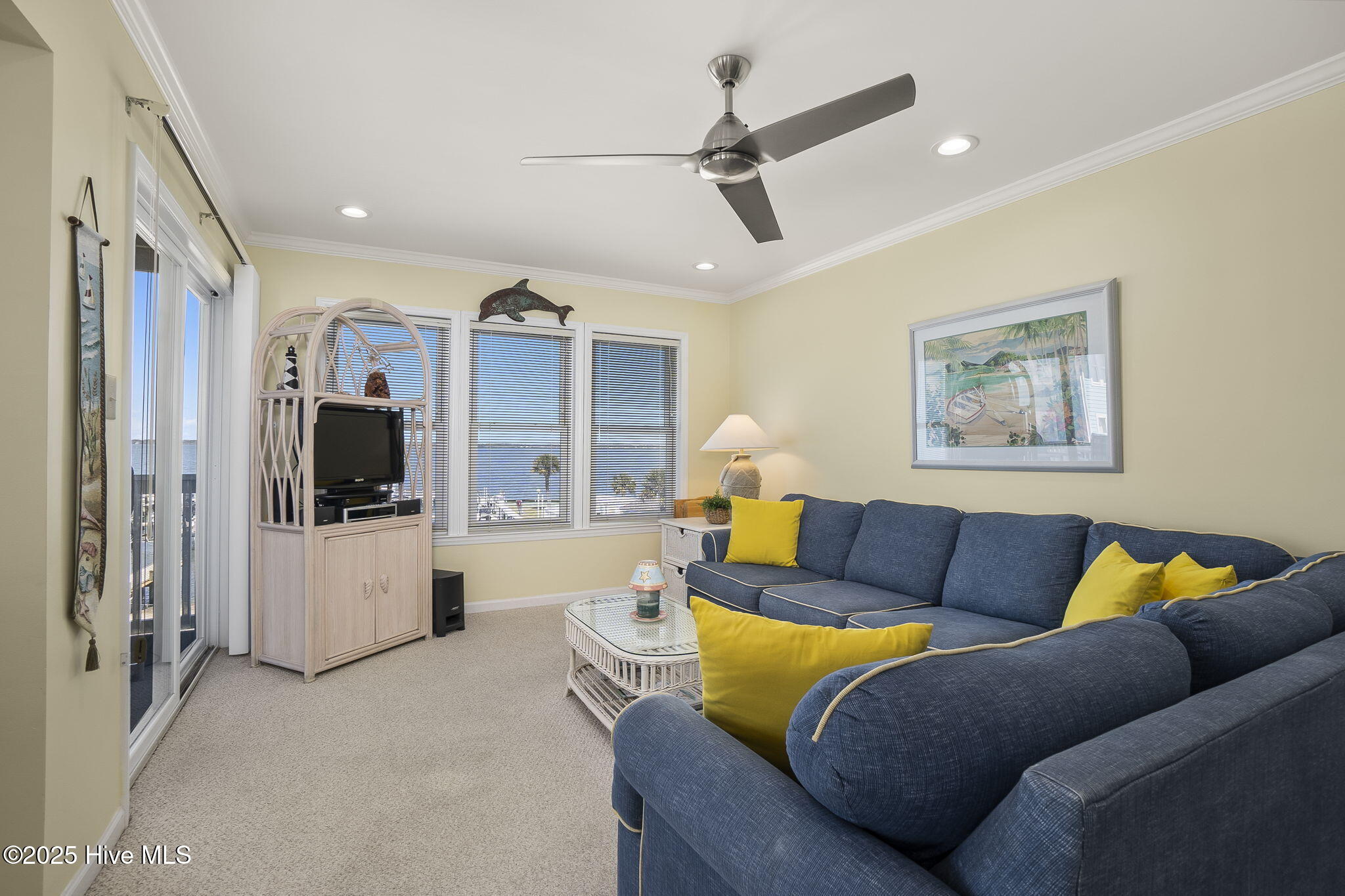 1010 Salter Path Road, Unit 23 MARINER'S POINT Atlantic Beach, NC 28512 - Photo 12 of 52 Open concept living space