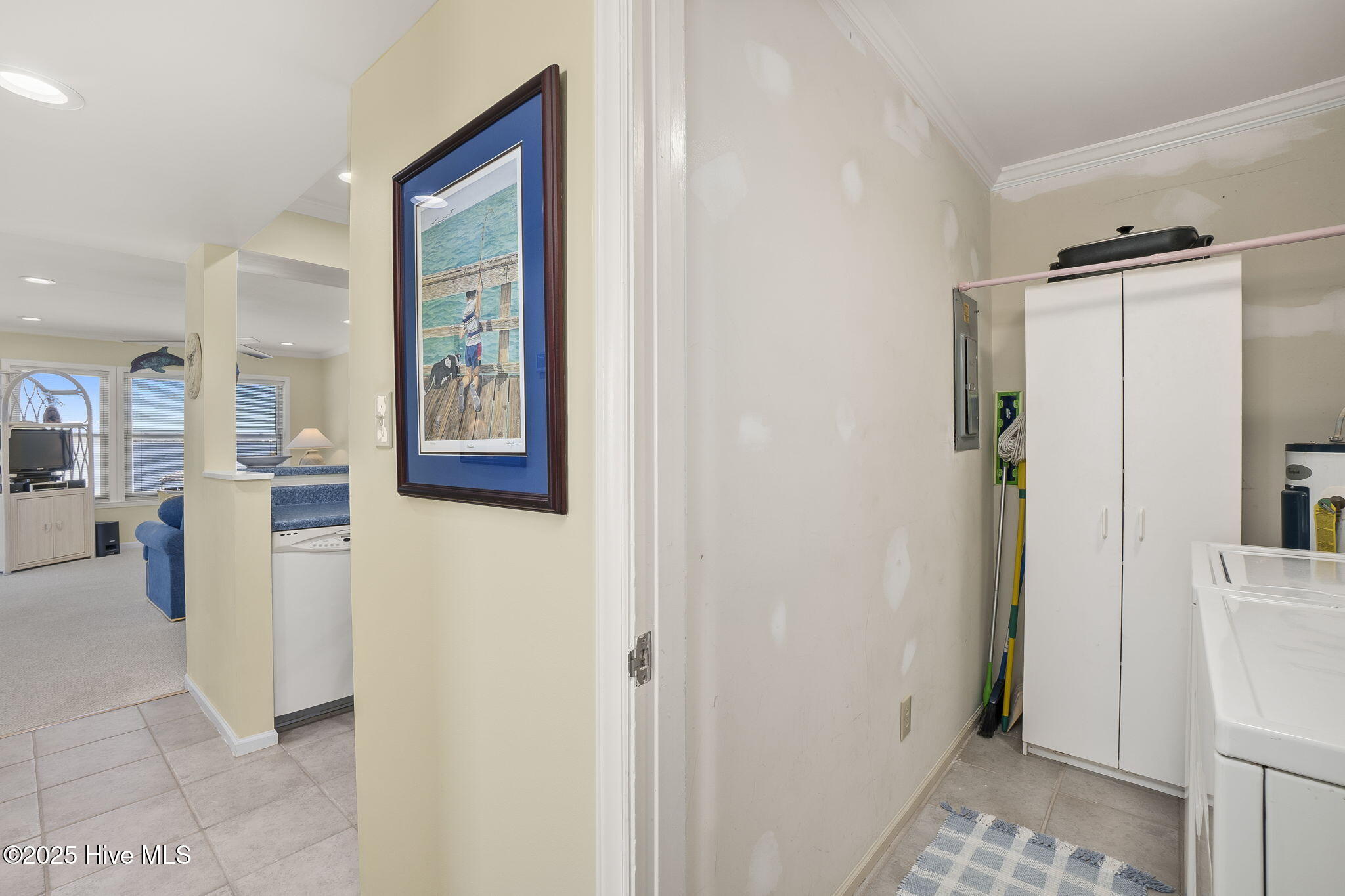 1010 Salter Path Road, Unit 23 MARINER'S POINT Atlantic Beach, NC 28512 - Photo 23 of 52 Laundry room