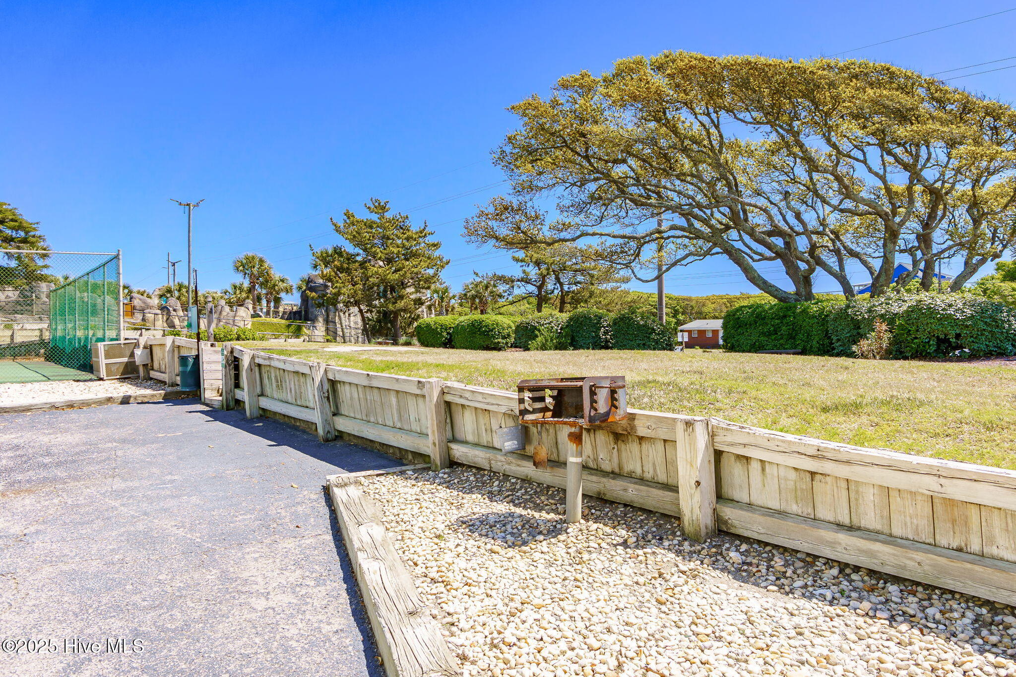1010 Salter Path Road, Unit 23 MARINER'S POINT Atlantic Beach, NC 28512 - Photo 49 of 52 Grilling space