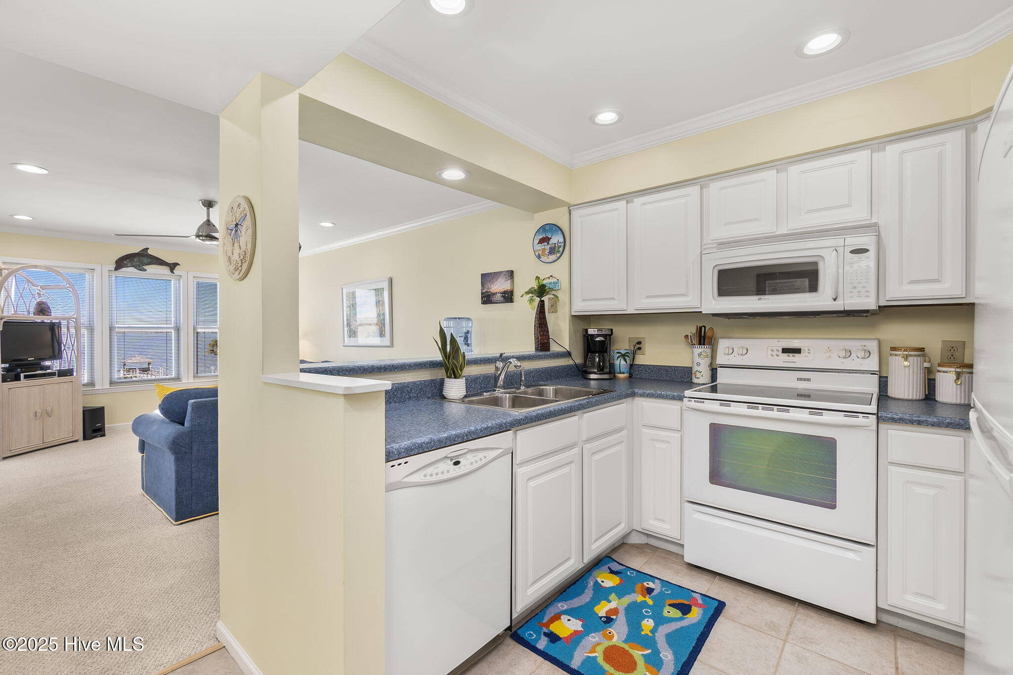 1010 Salter Path Road, Unit 23 MARINER'S POINT Atlantic Beach, NC 28512 - Photo 6 of 52 Kitchen w/ bar seating