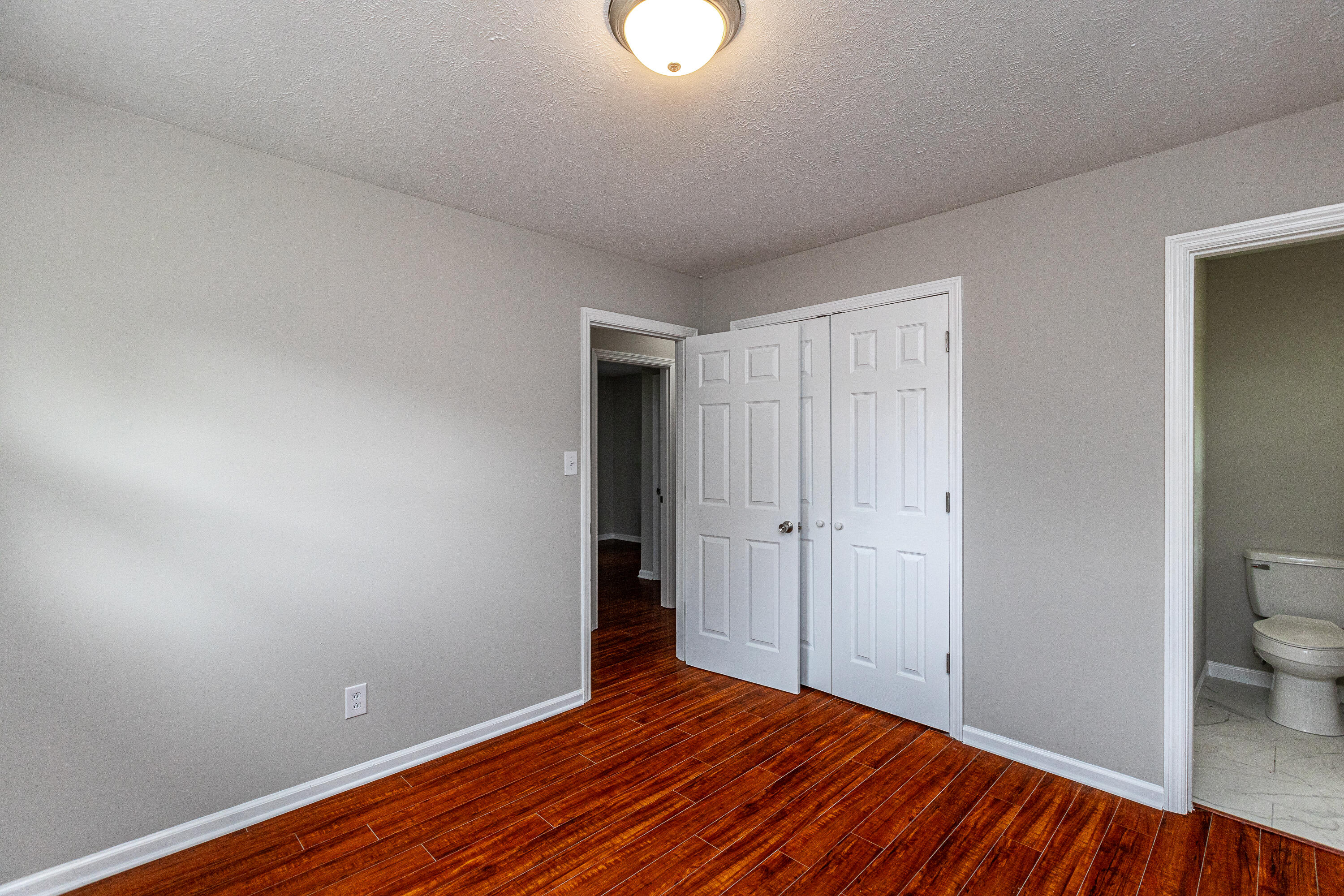 648 Kingston Road Lexington, KY 40505 - Photo 21 of 38 B-17