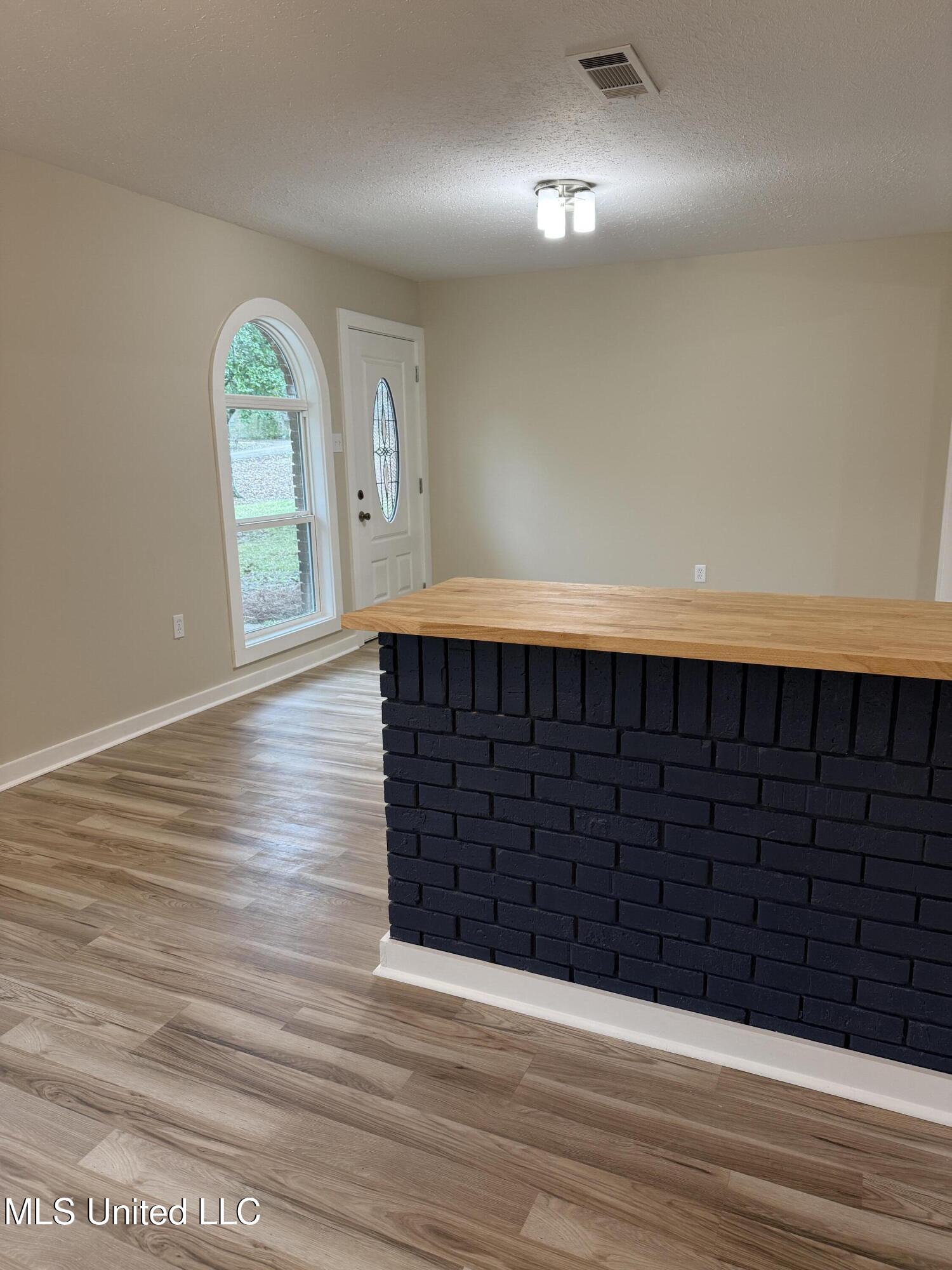 320 Eagle Cove Pearl, MS 39208 - Photo 11 of 47 Serving Bar