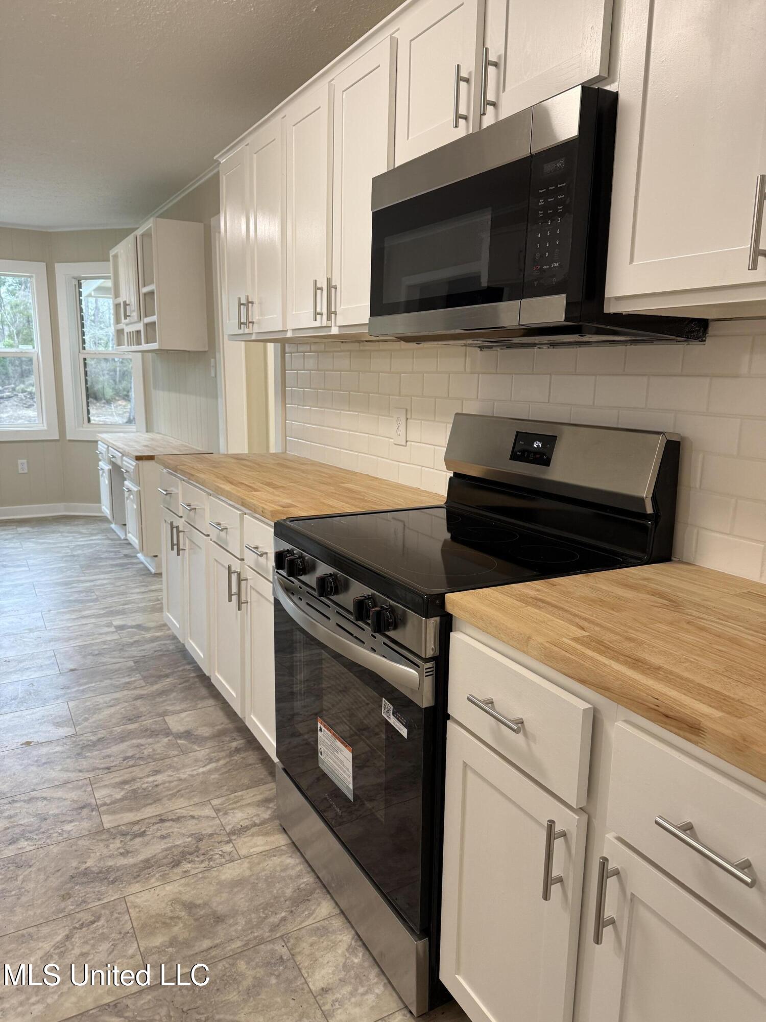 320 Eagle Cove Pearl, MS 39208 - Photo 14 of 47 New Stainless Steel Appliances