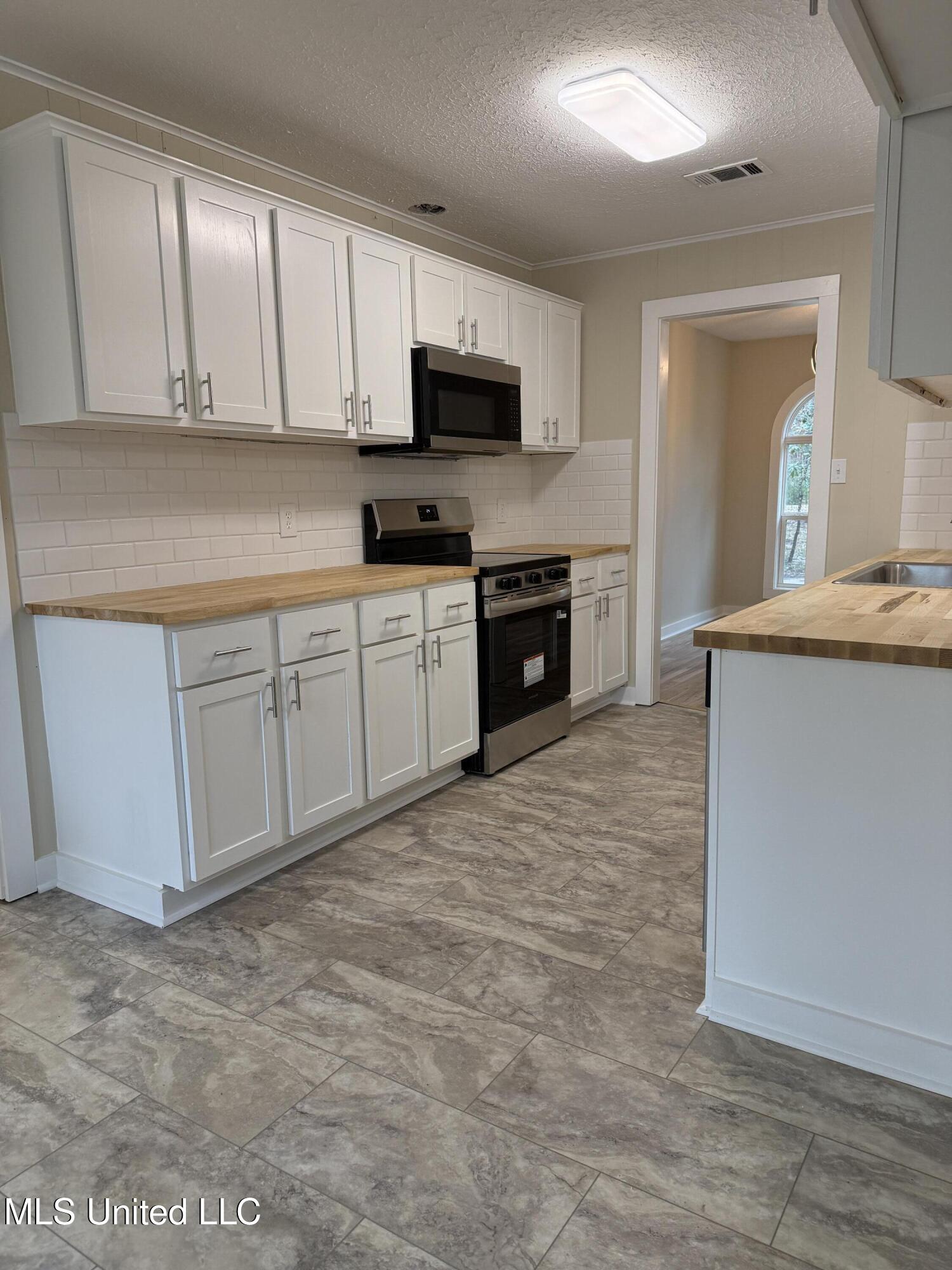 320 Eagle Cove Pearl, MS 39208 - Photo 18 of 47 Wood Countertops