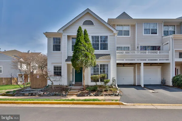 $515,000 | 14445 Glencrest Circle, Unit 74, Centreville, VA 20120