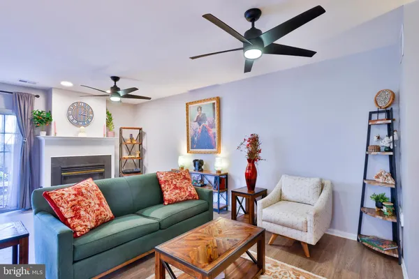 $515,000 | 14445 Glencrest Circle, Unit 74, Centreville, VA 20120