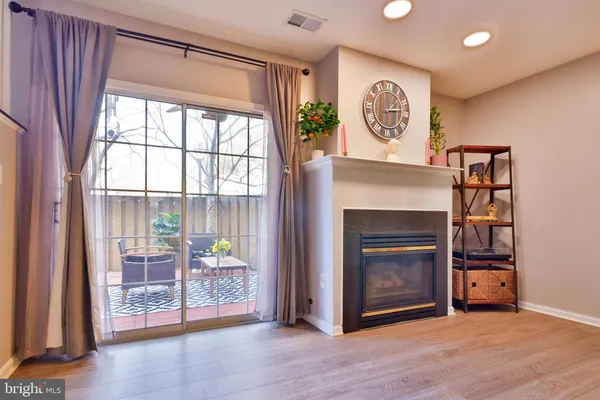 $515,000 | 14445 Glencrest Circle, Unit 74, Centreville, VA 20120