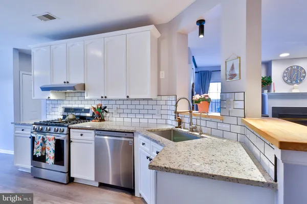 $515,000 | 14445 Glencrest Circle, Unit 74, Centreville, VA 20120