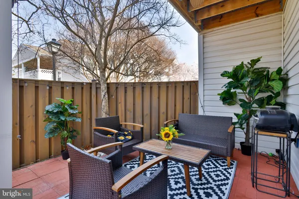 $515,000 | 14445 Glencrest Circle, Unit 74, Centreville, VA 20120