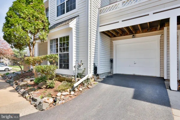 $515,000 | 14445 Glencrest Circle, Unit 74, Centreville, VA 20120