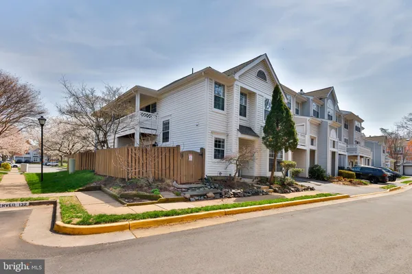 $515,000 | 14445 Glencrest Circle, Unit 74, Centreville, VA 20120