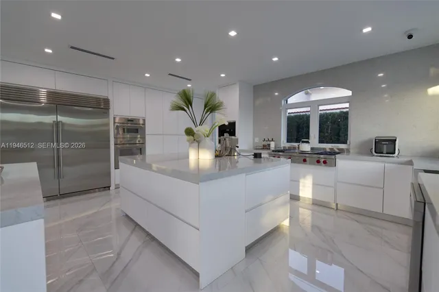$5,575,000 | 3368 Northeast 169th Street, North Miami Beach, FL 33160