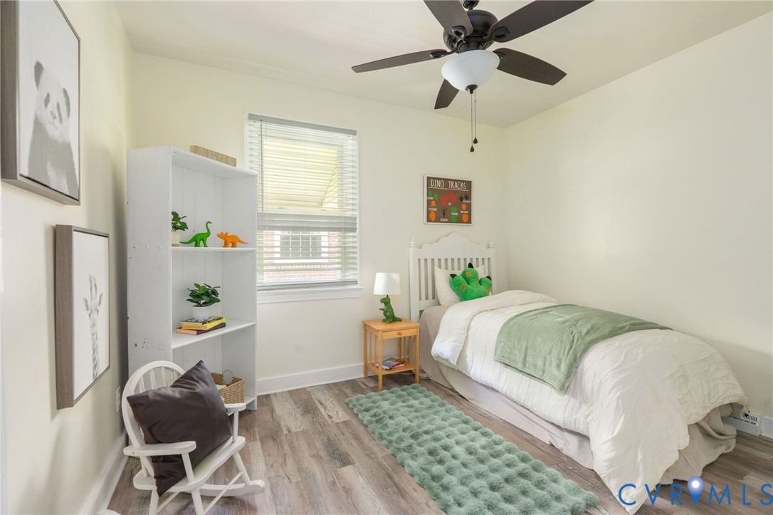 750 Hampton Road Petersburg, VA 23805 - Photo 15 of 33 Wood-finish flooring with light-toned walls