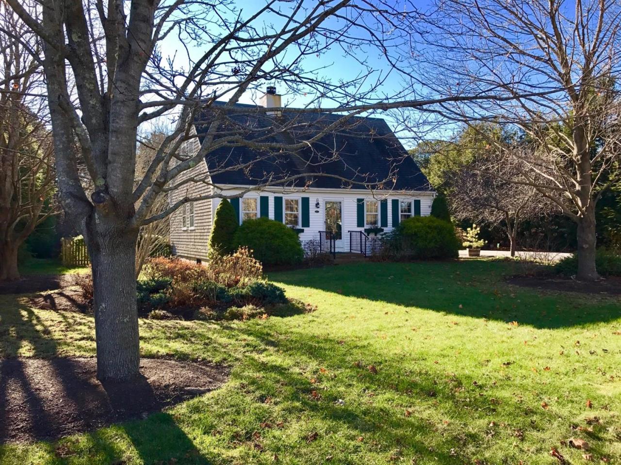 13 Piccadilly Road Sandwich, MA 02563 - Photo 1 of 14 Primary Photo