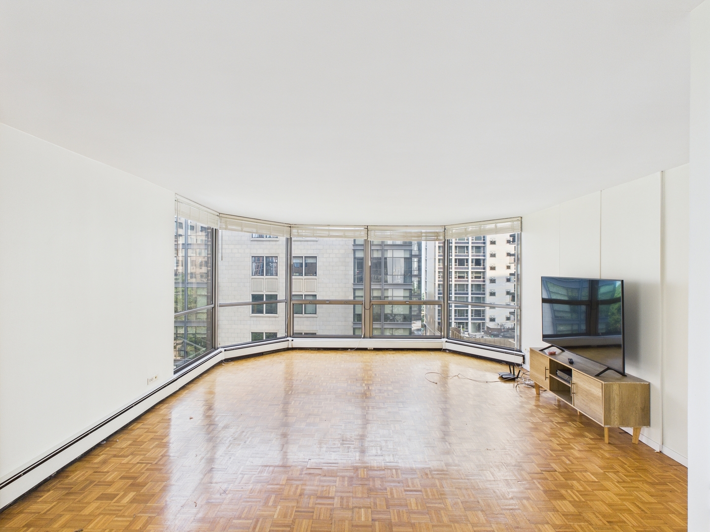 1310 North Ritchie Court, Unit 7D Chicago, IL 60610 - Photo 18 of 43