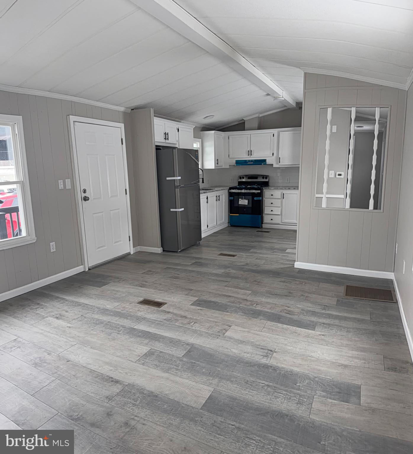 867 Aspen Avenue Spring City, PA 19475 - Photo 3 of 12 Gallery Image 3