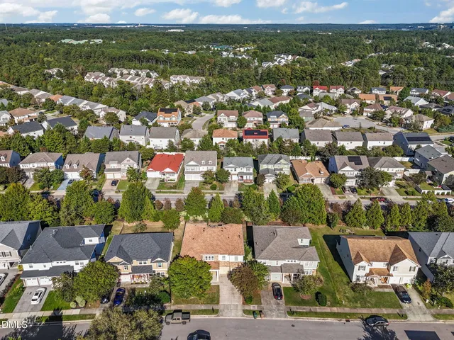 $869,900 | 712 Pierside Drive, Cary, NC 27519