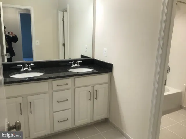 $3,500 | 42416 Dogwood Glen Square, Sterling, VA 20166