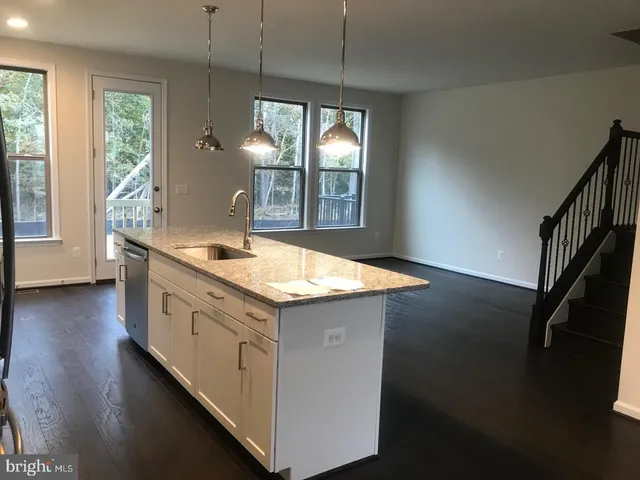 $3,500 | 42416 Dogwood Glen Square, Sterling, VA 20166