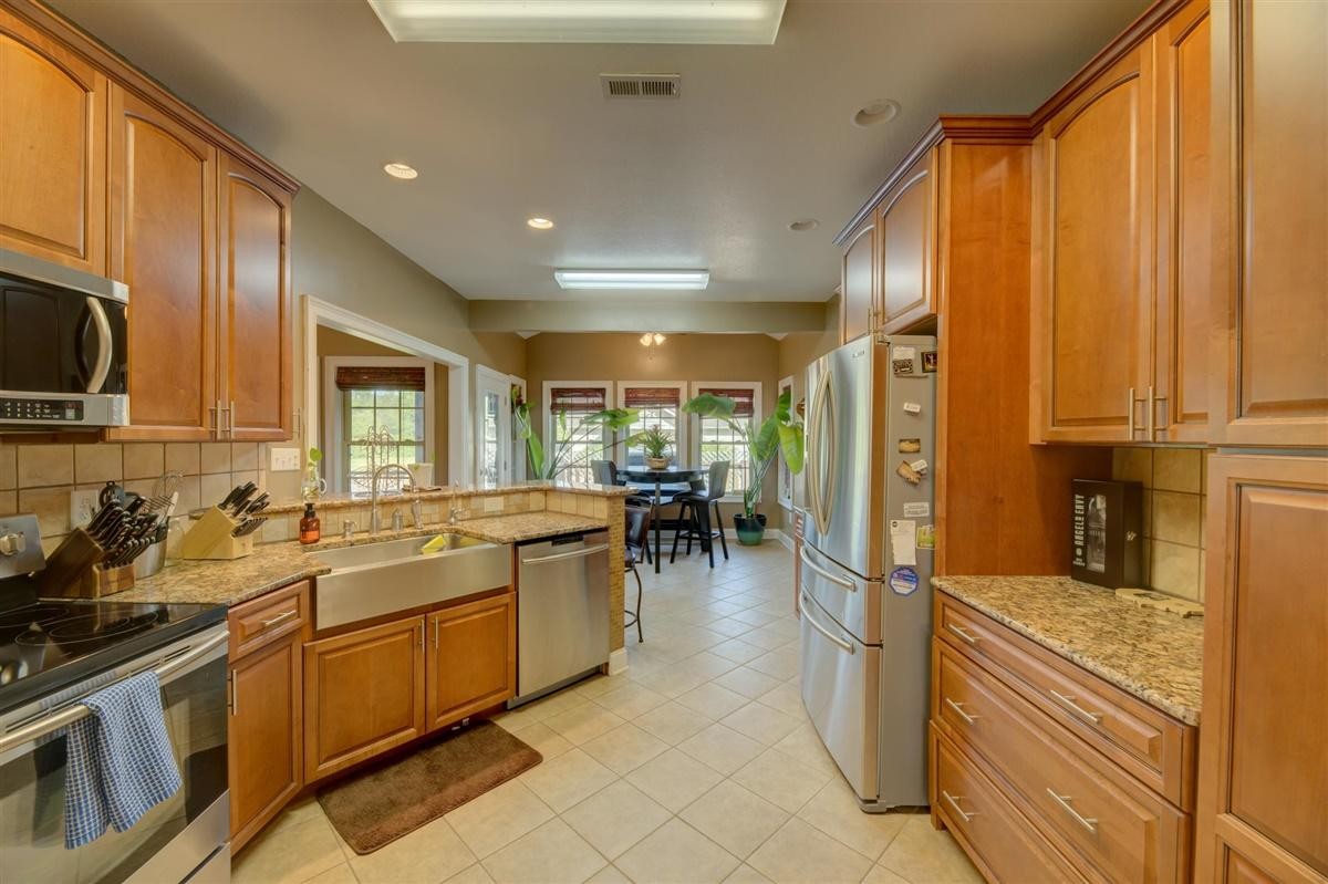 1075 Federal Road Madisonville, TN 37354 - Photo 15 of 40 Gallery Image 15