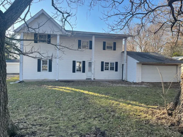 $194,900 | 404 Park Avenue, Wheeler, IN 46393