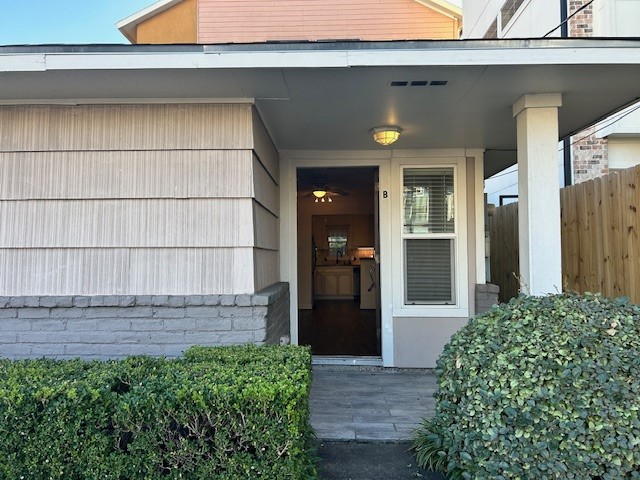 4401 Marina Street, Unit B Houston, TX 77007 - Photo 2 of 26 a view of a entrance gate of the house