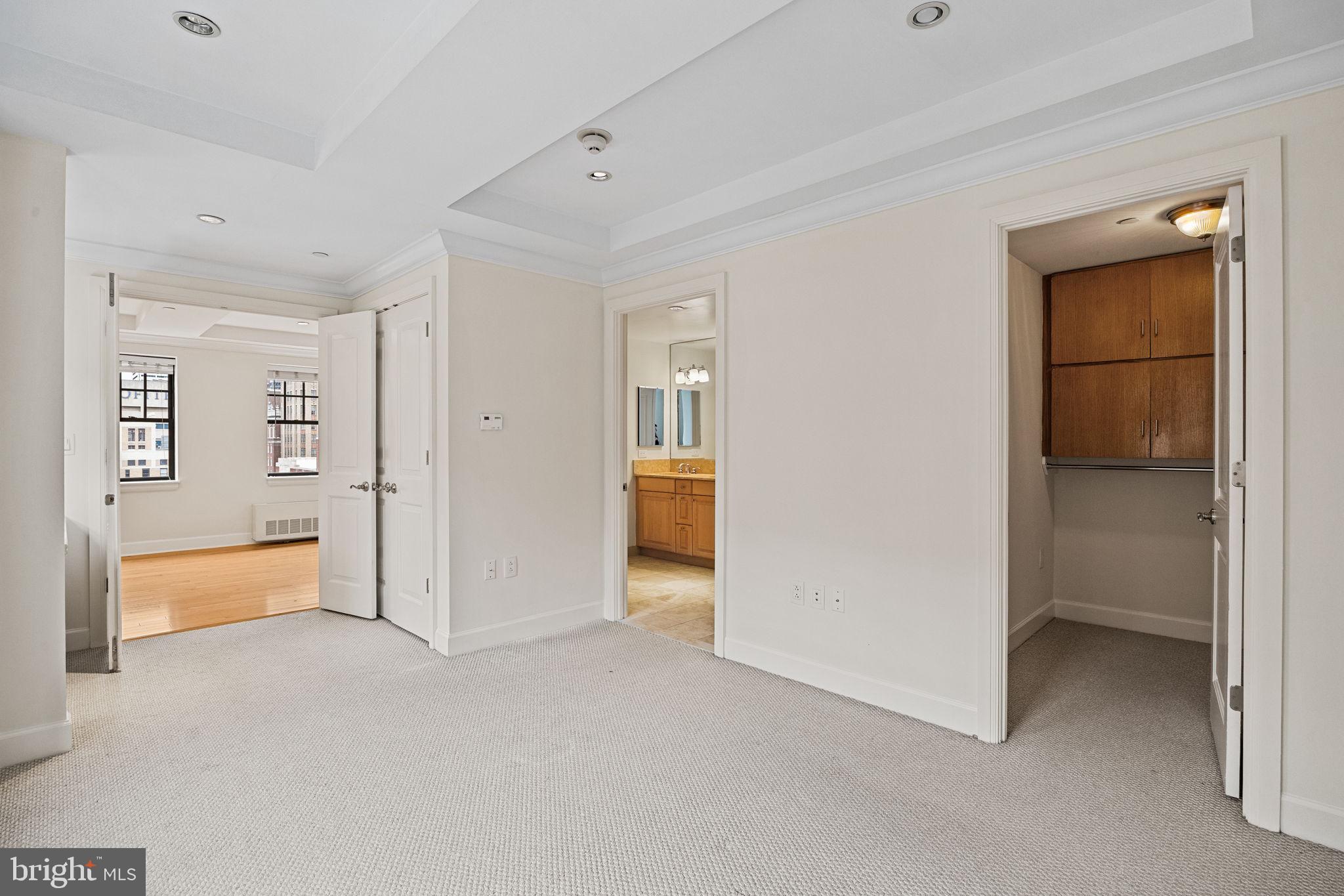 1701 Locust Street, Unit 1602 Philadelphia, PA 19103 - Photo 12 of 28 a view of an empty room and a gallery