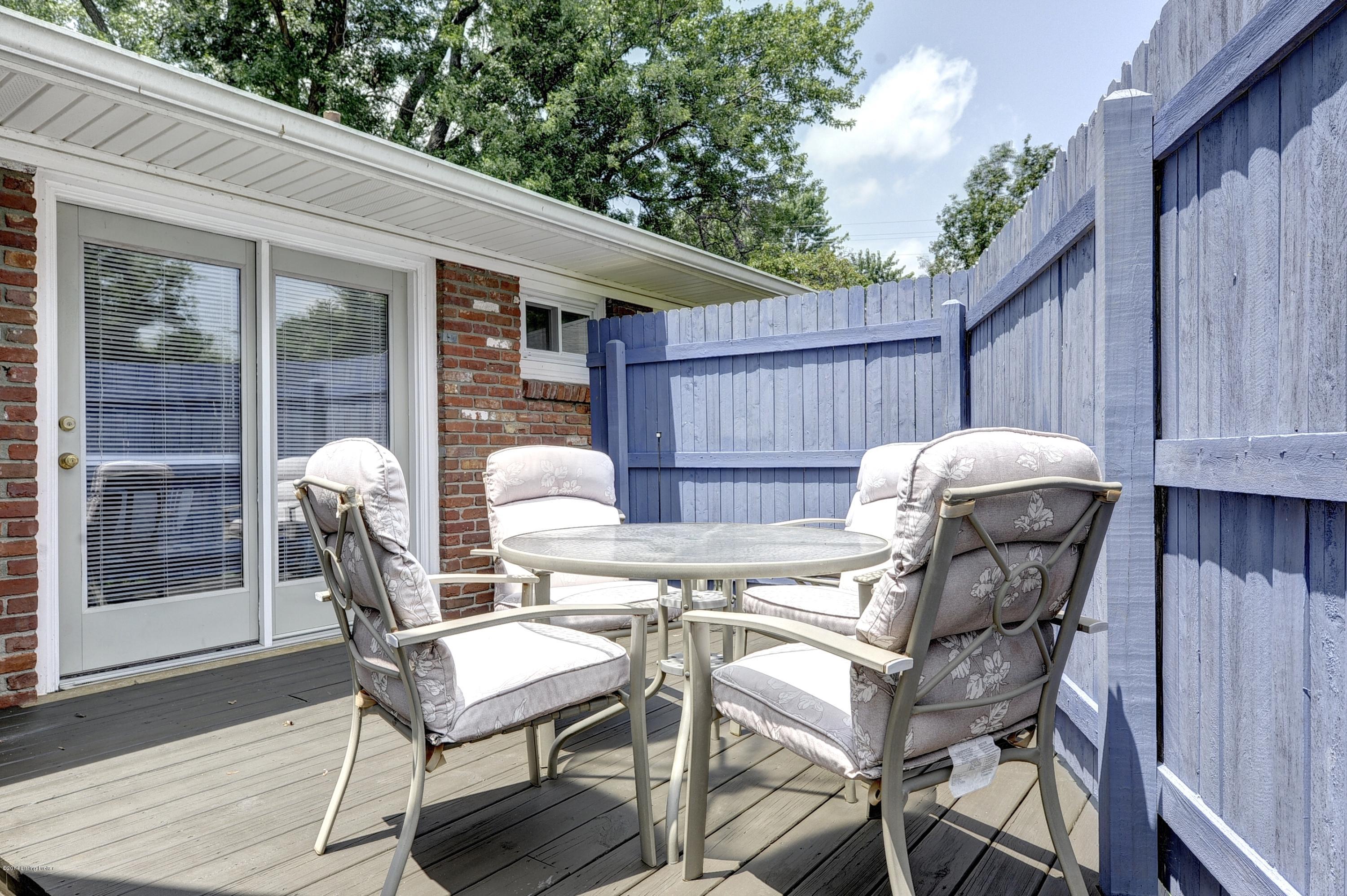 3901 Mamaroneck Road Louisville, KY 40218 - Photo 23 of 23 deck view