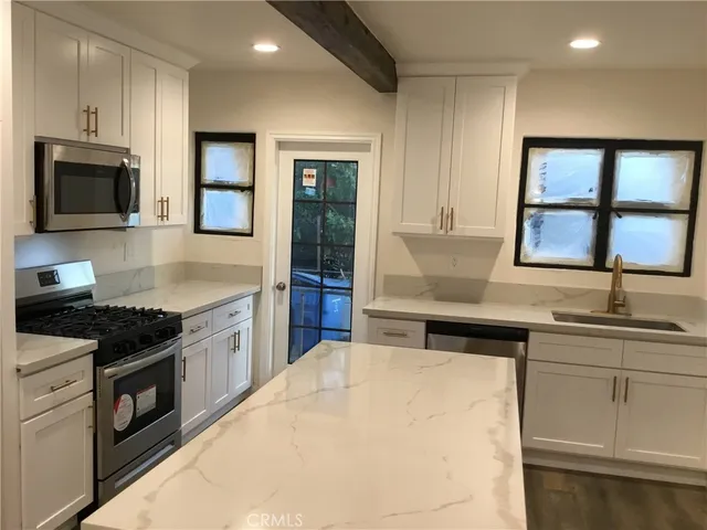 $4,000 | 1574 North Orange Grove Avenue, Pomona, CA 91767