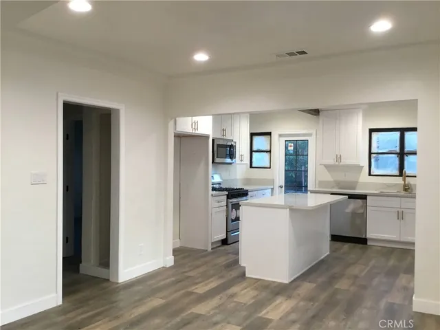 $4,000 | 1574 North Orange Grove Avenue, Pomona, CA 91767