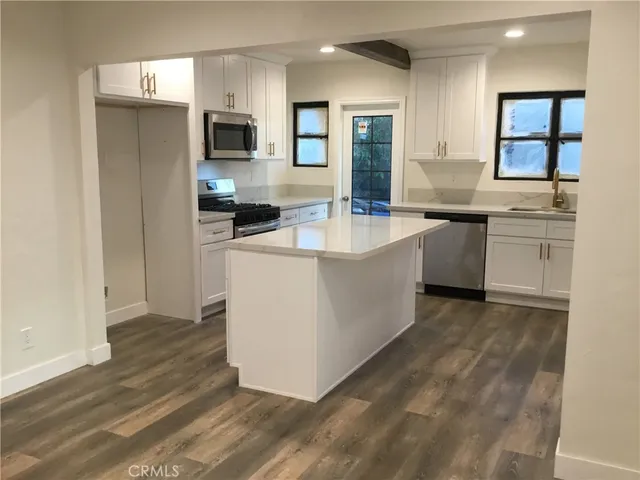 $4,000 | 1574 North Orange Grove Avenue, Pomona, CA 91767