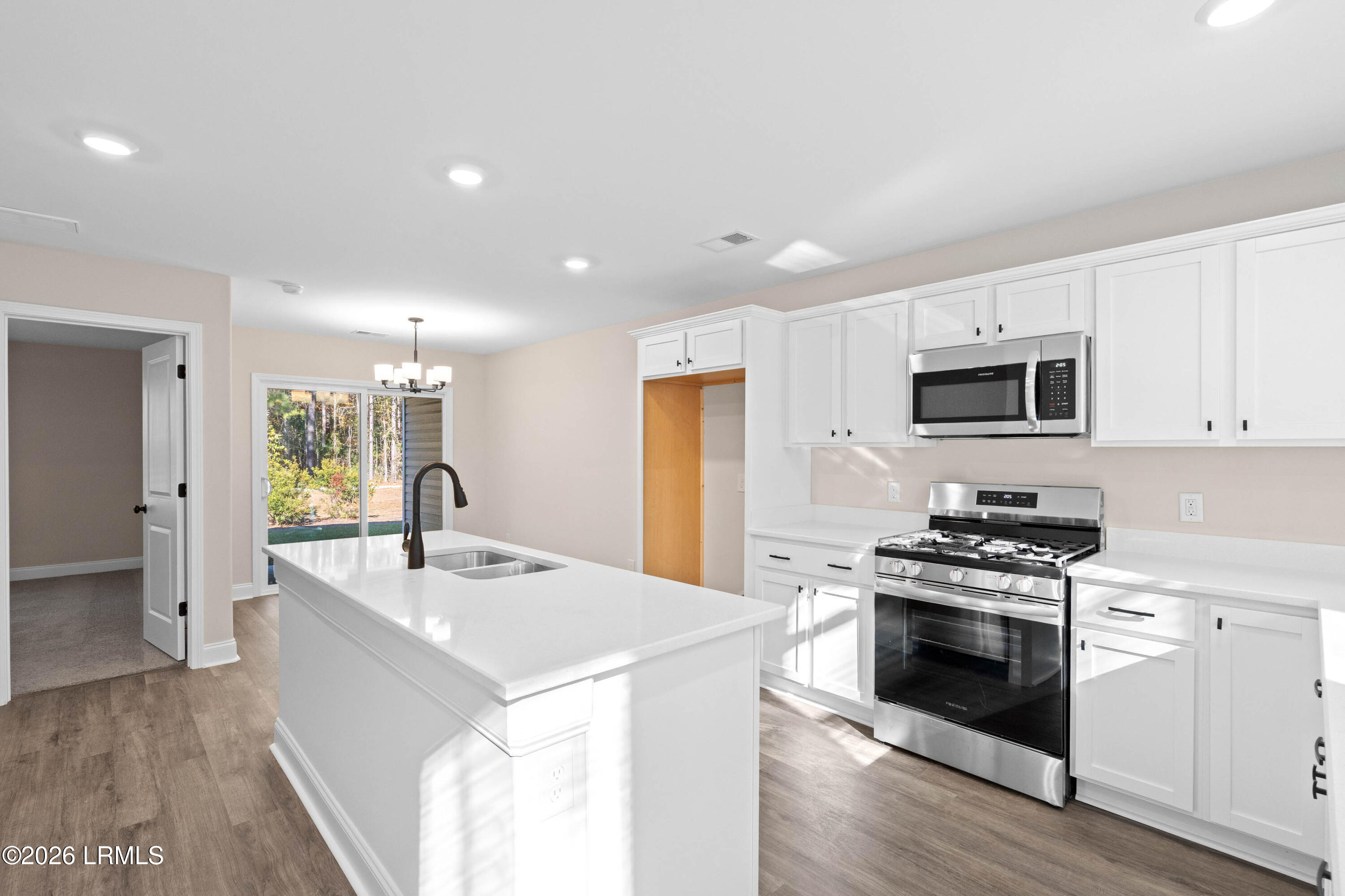 544 Royal Road Hardeeville, SC 29927 - Photo 13 of 37 544 Royal Oaks-9