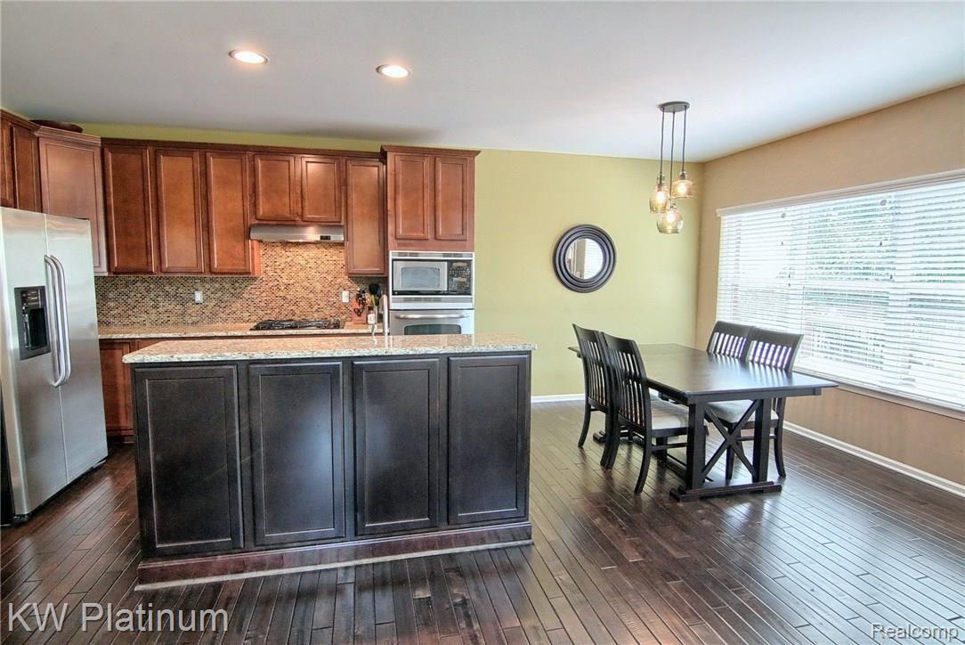 3558 Hogan Circle Rochester, MI 48307 - Photo 29 of 30 Kitchen.jpg