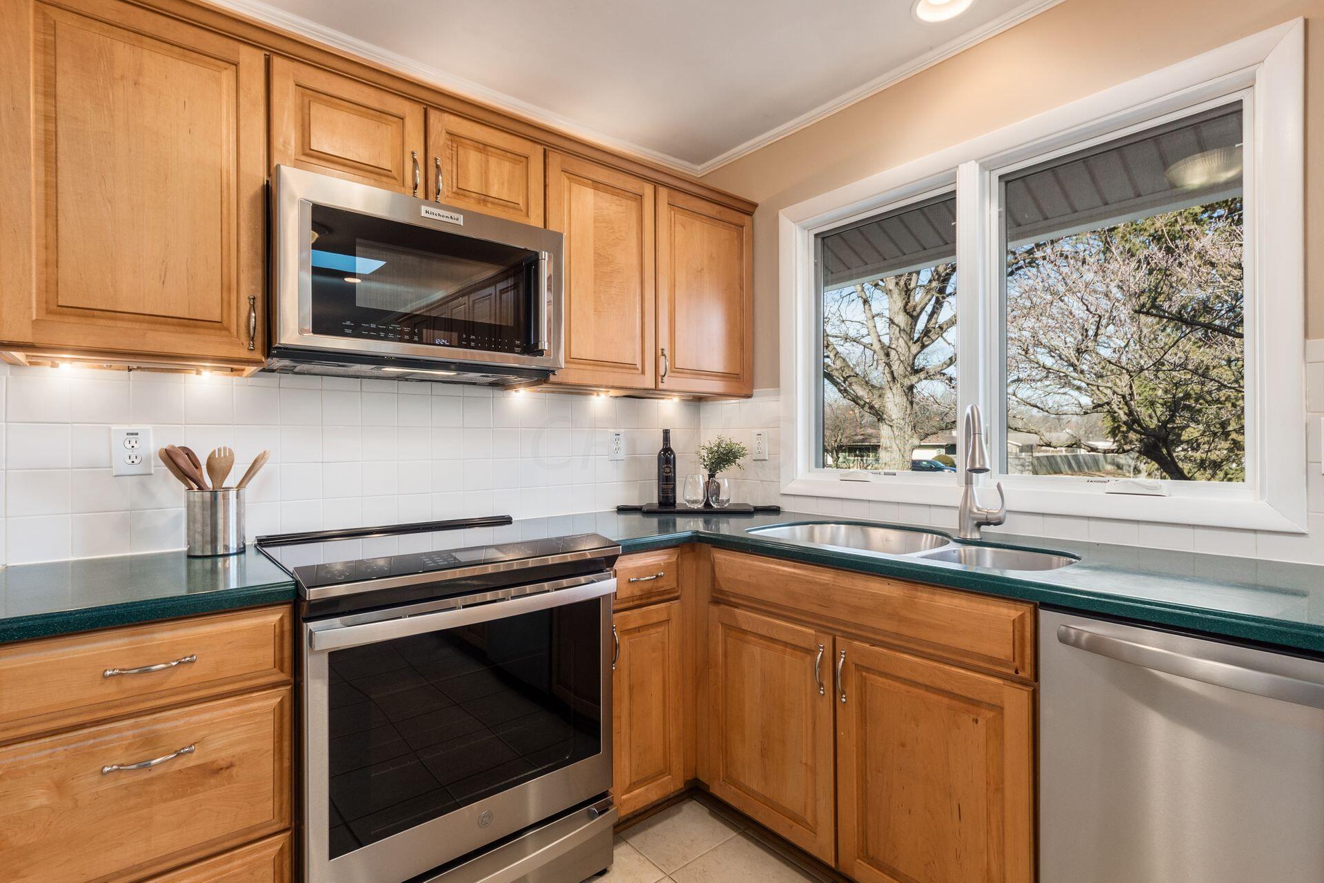 2095 Fishinger Road Upper Arlington, OH 43221 - Photo 16 of 43 011_e447_M 2095 Fischinger019