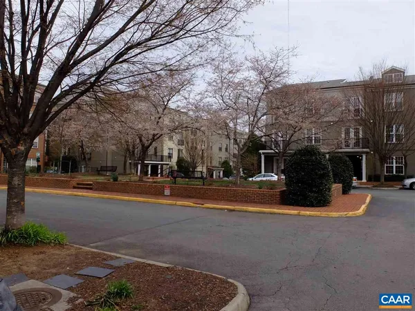 $2,520 | 775 Walker Square, Unit 3C, Charlottesville, VA 22903