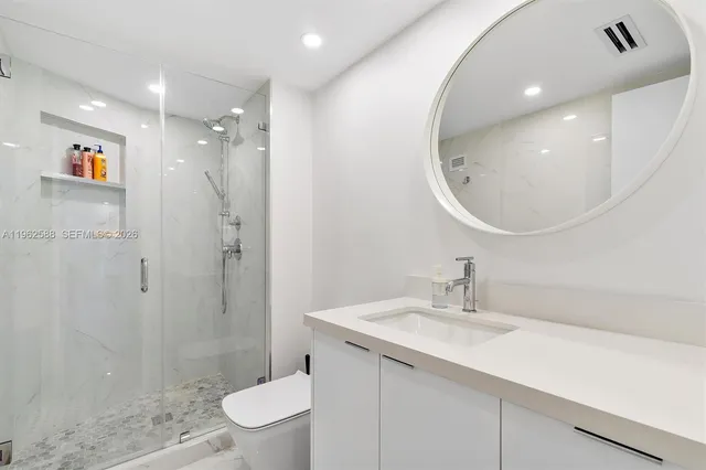 $6,200 | 1121 Crandon Boulevard, Unit D806, Key Biscayne, FL 33149