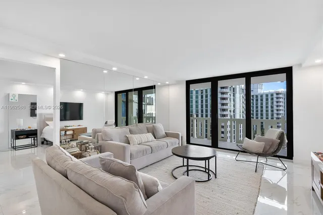 $6,200 | 1121 Crandon Boulevard, Unit D806, Key Biscayne, FL 33149