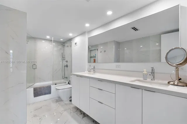 $6,200 | 1121 Crandon Boulevard, Unit D806, Key Biscayne, FL 33149