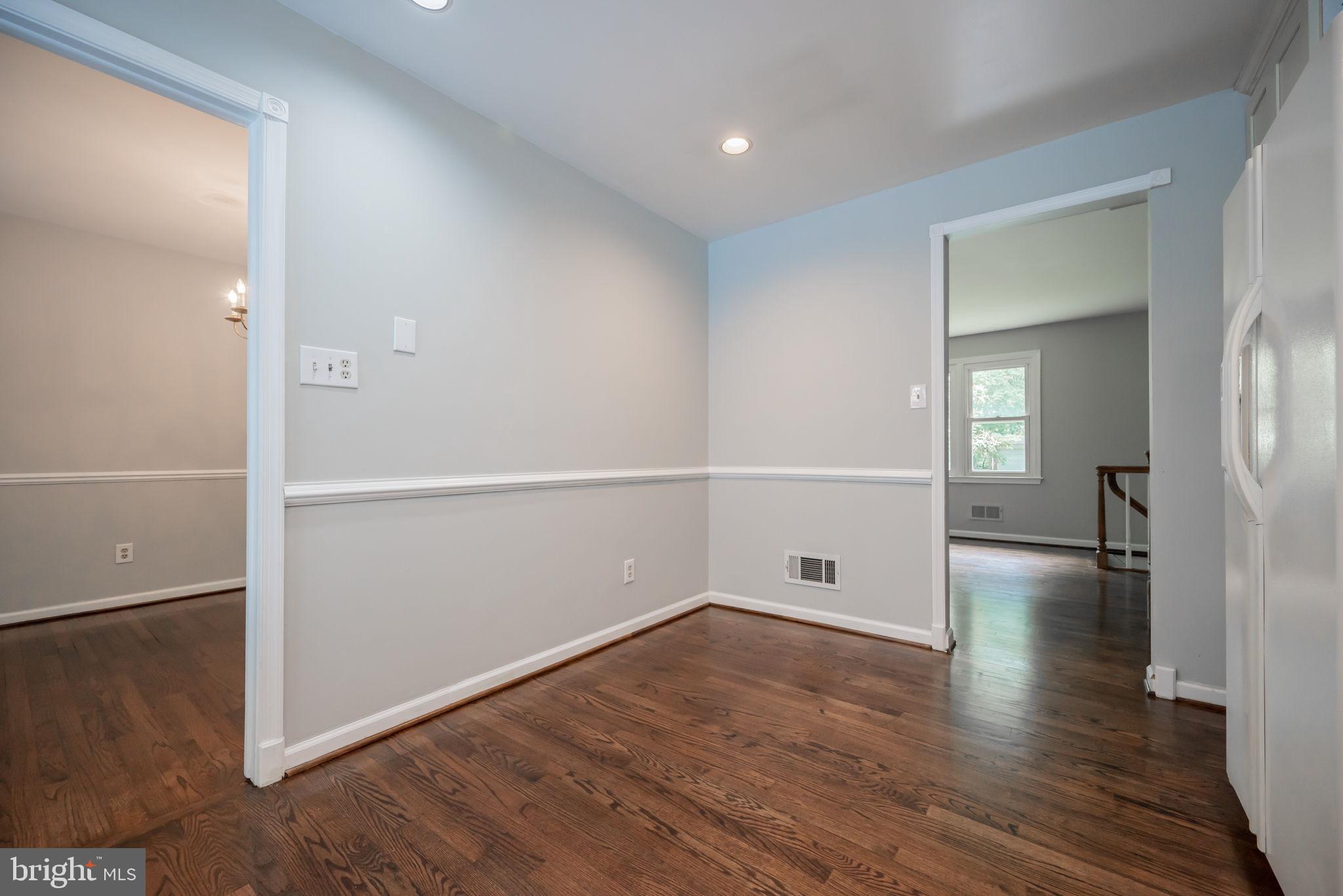 2707 Tonbridge Drive Wilmington, DE 19810 - Photo 20 of 34 Eat In Kitchen With Gleaming Hardwoods