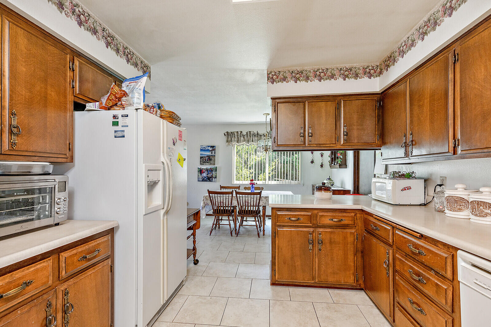 727 Oak Grove Road Medford, OR 97501 - Photo 14 of 43 14-Kitchen (2)