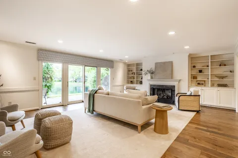 $850,000 | 220 Olde Mill Cove, Indianapolis, IN 46260