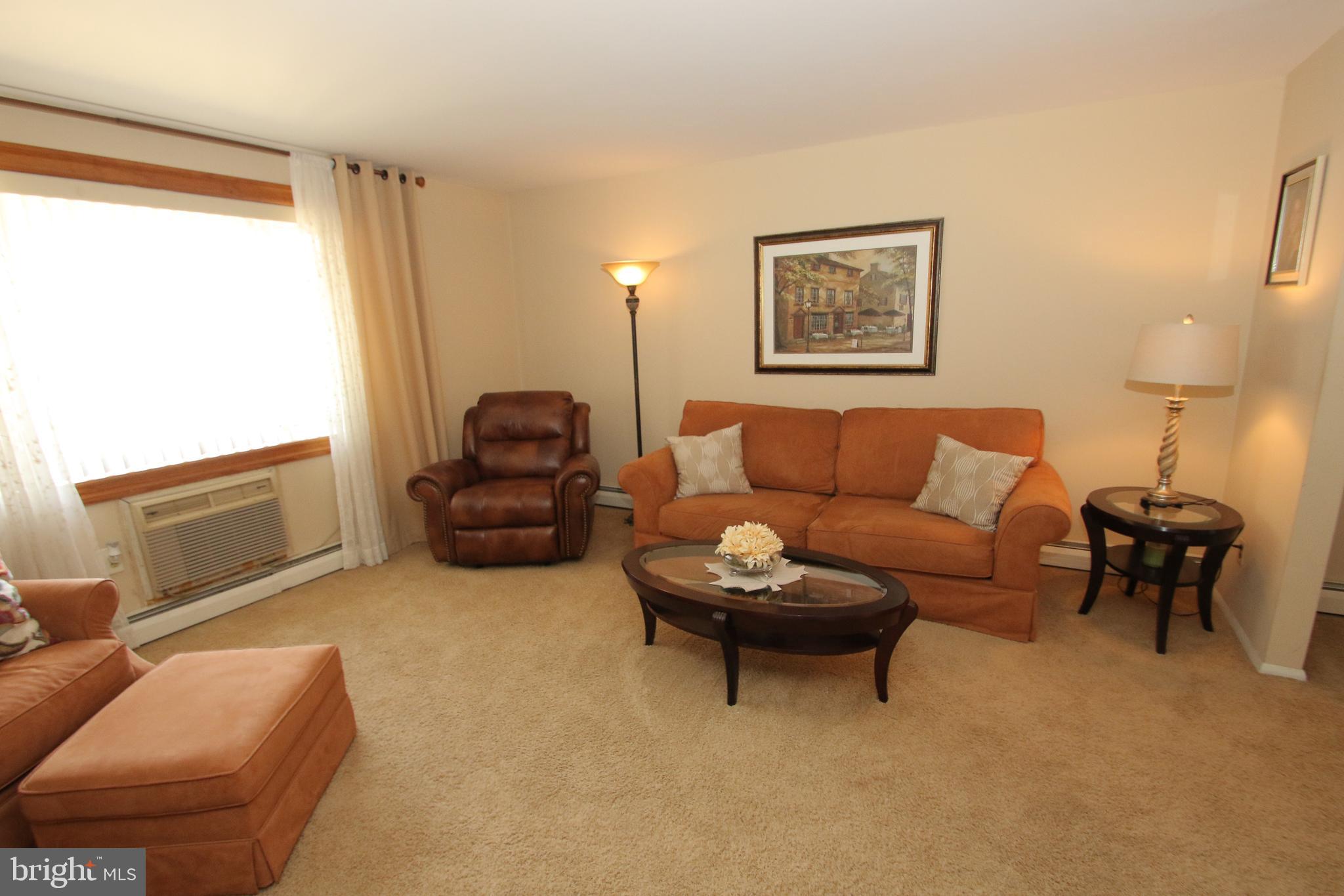 12019 Covert Road Philadelphia, PA 19154 - Photo 3 of 32 Gallery Image 3