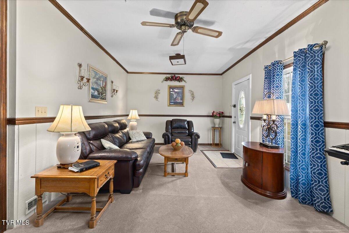 320 Sherwood Road Bristol, VA 24201 - Photo 24 of 36 24-128A3549