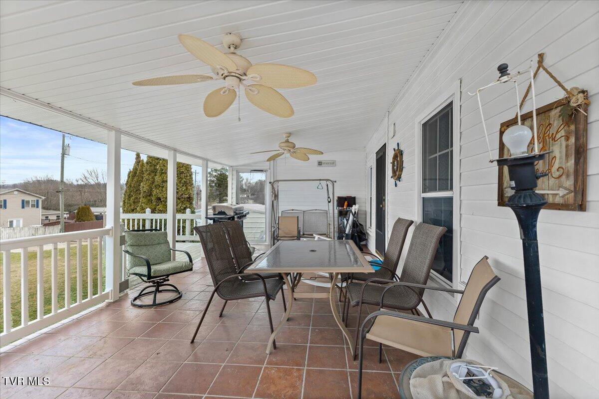 320 Sherwood Road Bristol, VA 24201 - Photo 26 of 36 28-128A3565