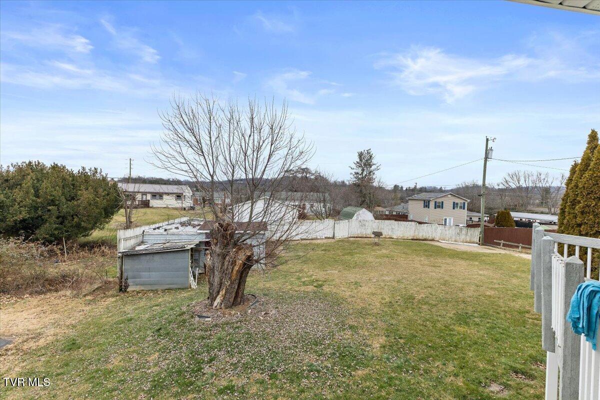 320 Sherwood Road Bristol, VA 24201 - Photo 27 of 36 29-128A3566