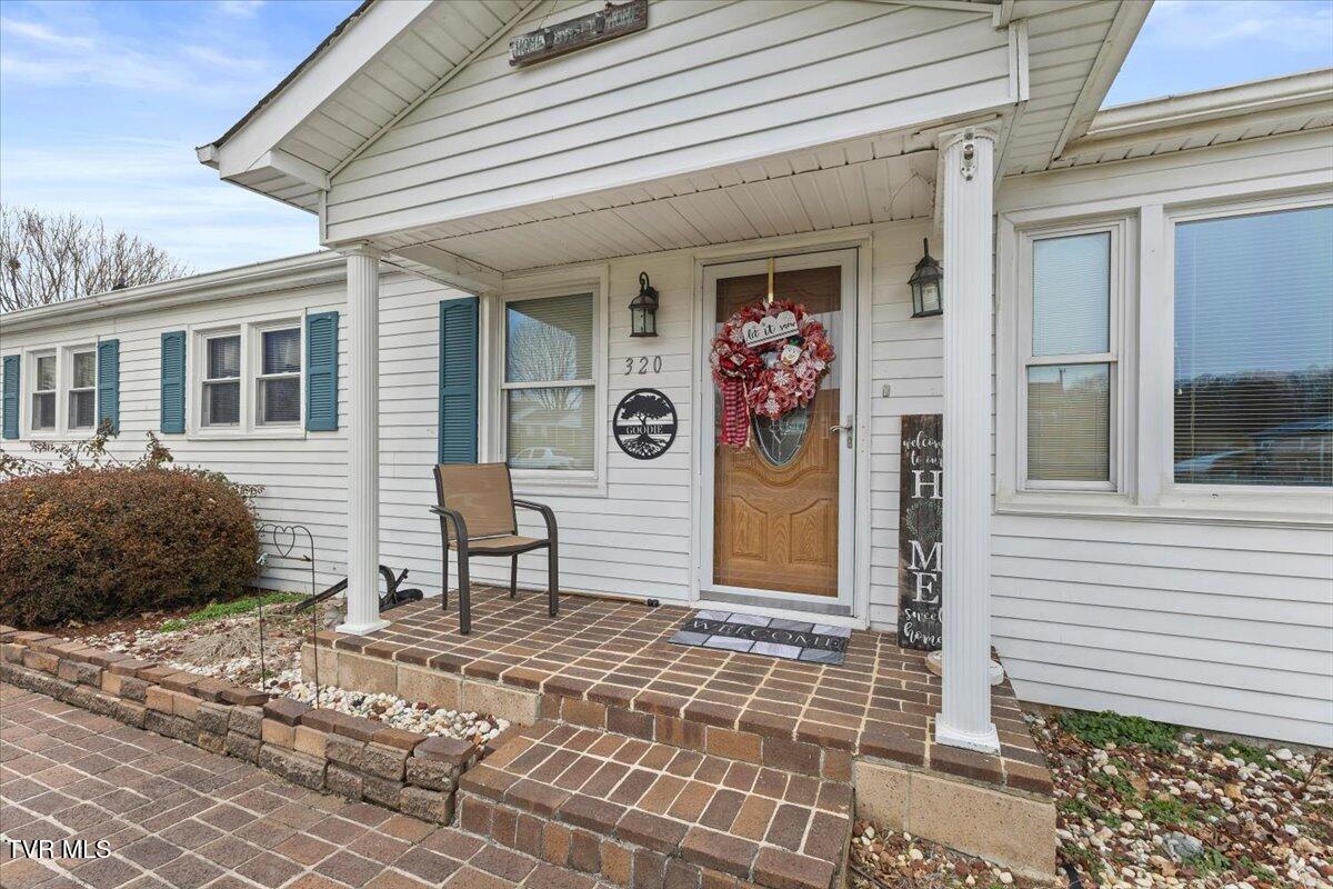 320 Sherwood Road Bristol, VA 24201 - Photo 5 of 36 05-128A3557