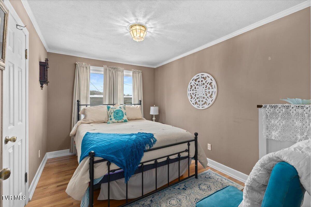 320 Sherwood Road Bristol, VA 24201 - Photo 6 of 36 06-128A3483