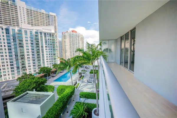$4,000 | 1300 Brickell Bay Drive, Unit 1601, Miami, FL 33131