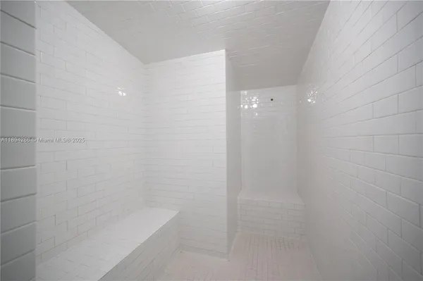 $4,000 | 1300 Brickell Bay Drive, Unit 1601, Miami, FL 33131