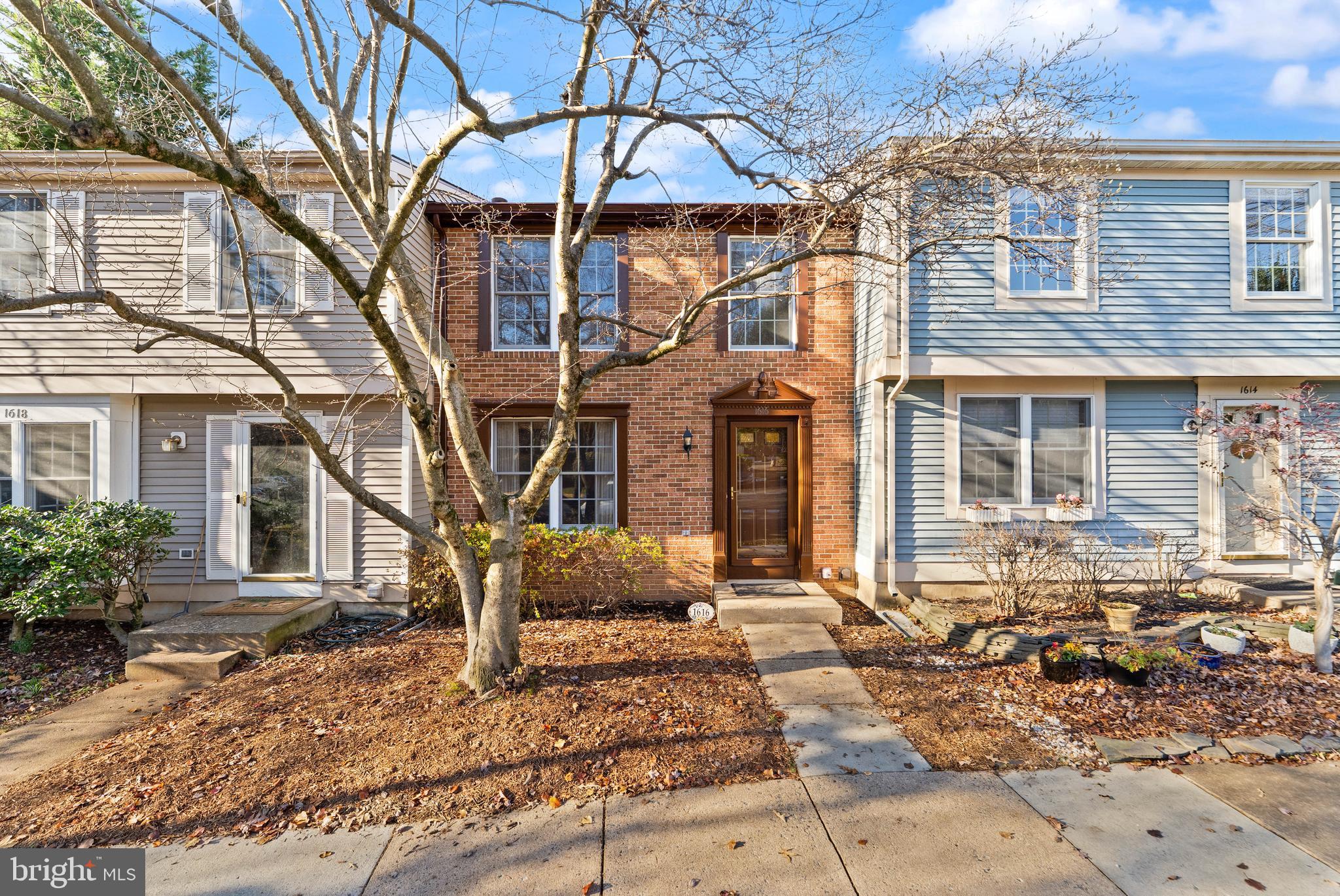 1616 Barnstead Drive Reston, VA 20194 - Photo 3 of 49 a front view of a house